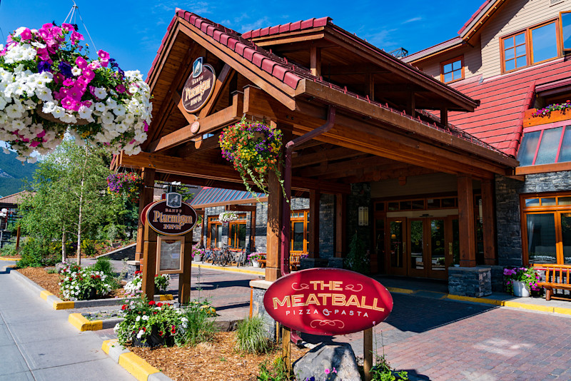 Stay in style at Banff Ptarmigan Inn