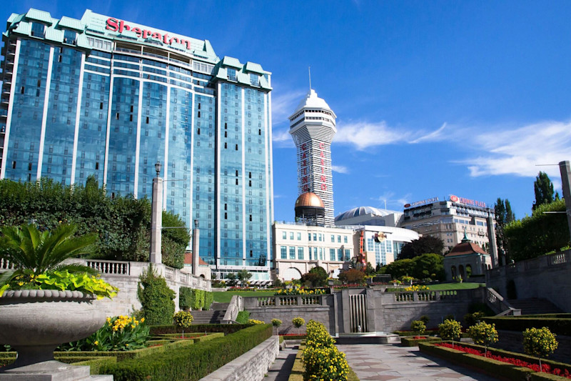 Stay in style at Sheraton Fallsview Hotel