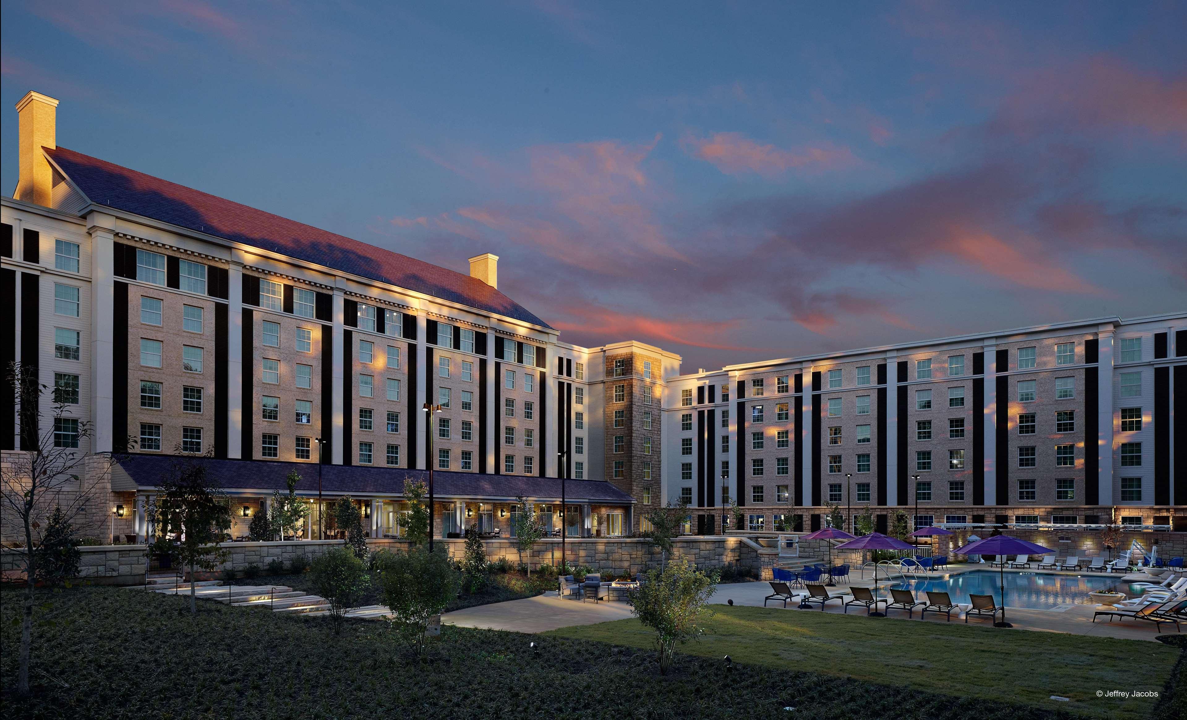 Stay in style at The Guest House at Graceland