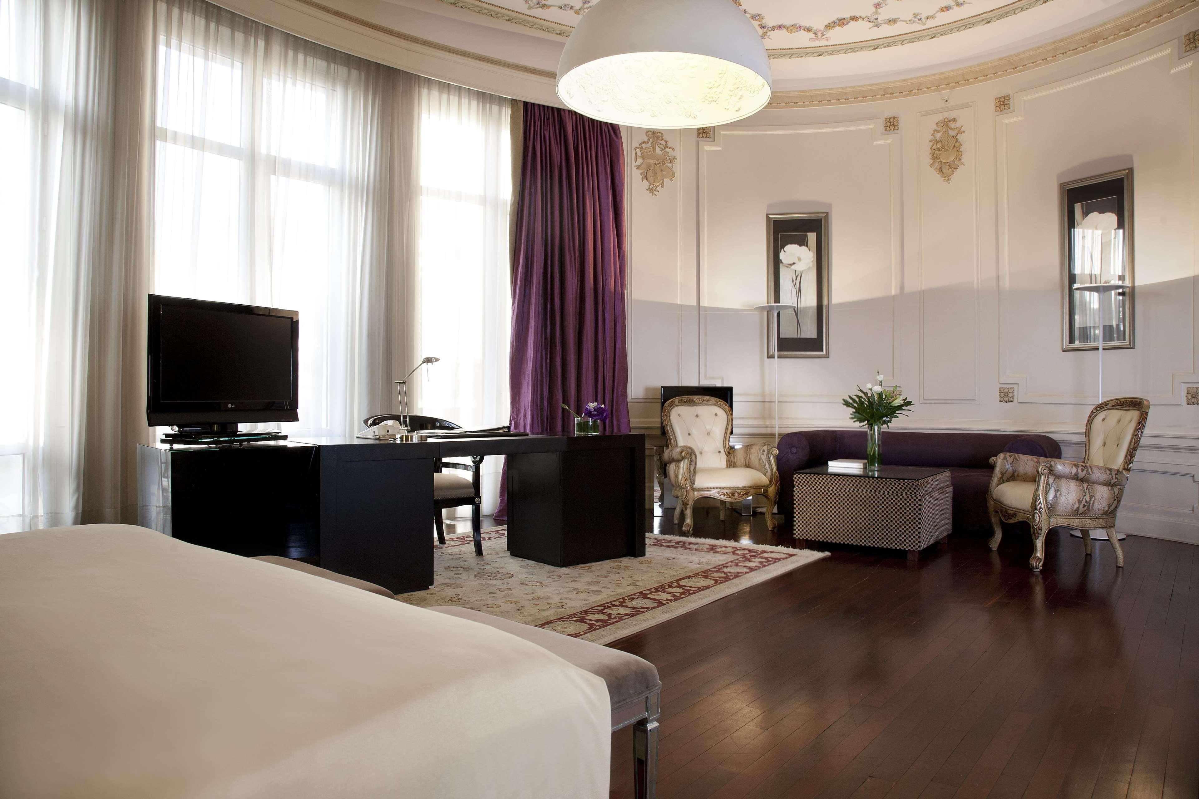Stay in style at Savoy Hotel