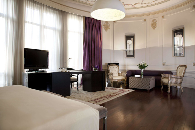 Stay in style at Savoy Hotel