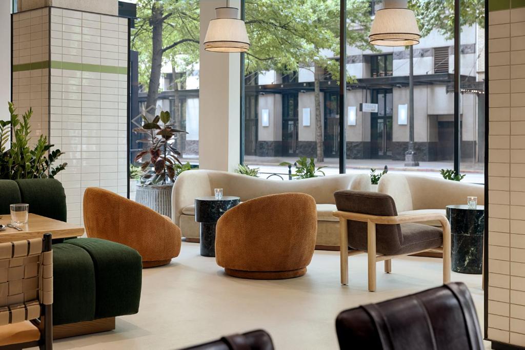 Stay in style at Kimpton Hotel Monaco Seattle An Ihg Hotel