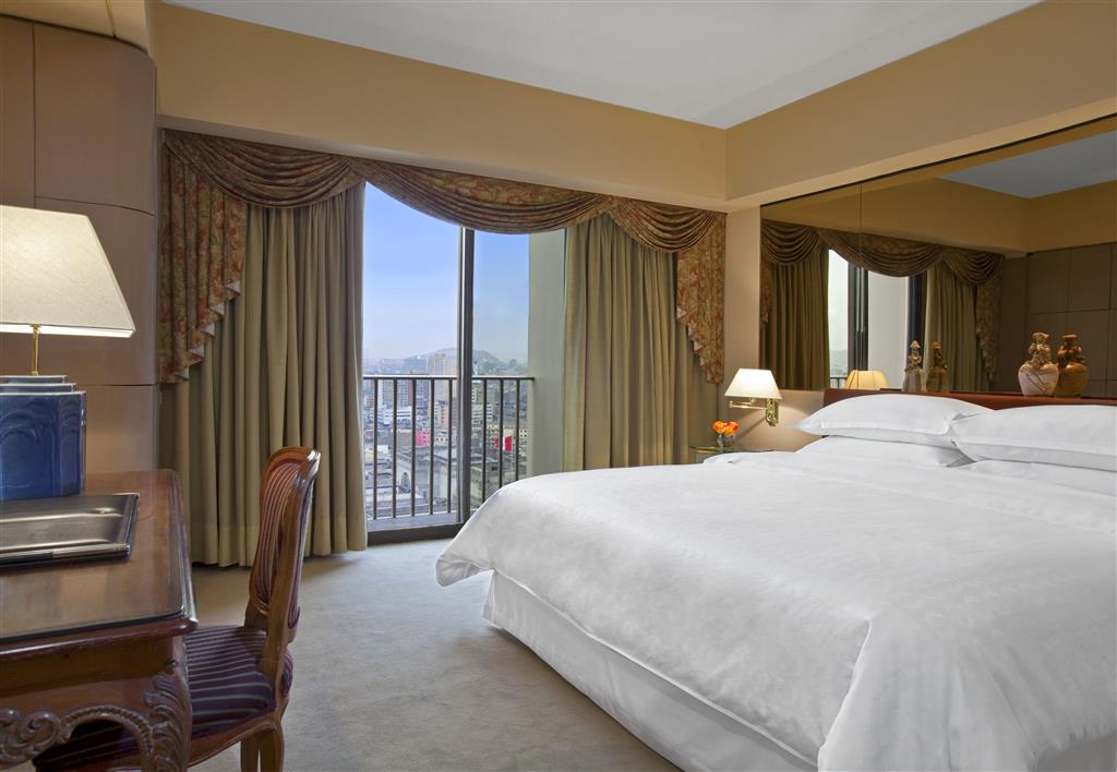 Stay in style at Sheraton Lima Hotel & Convention Center