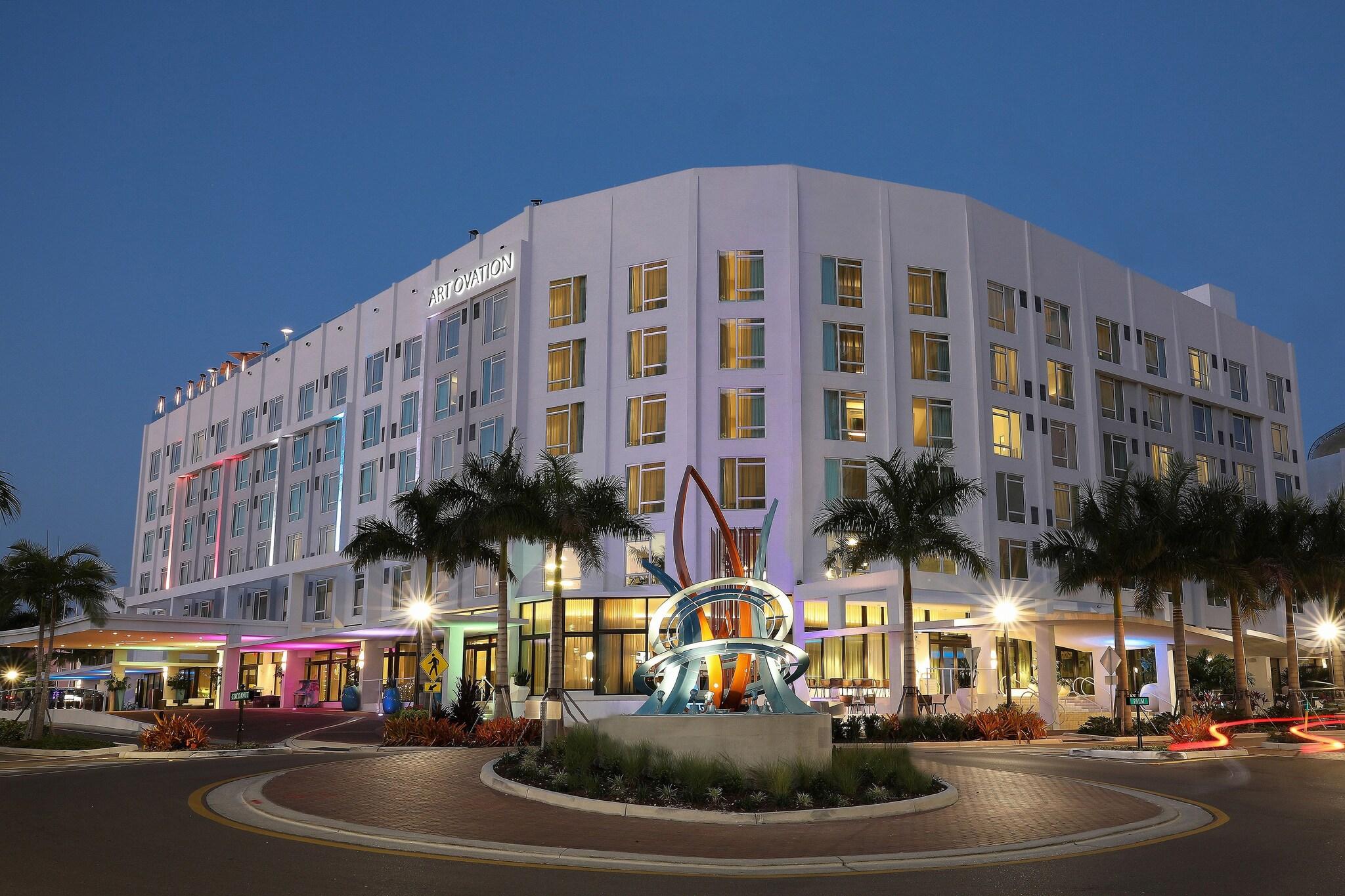 Stay in style at Art Ovation Hotel, Autograph Collection