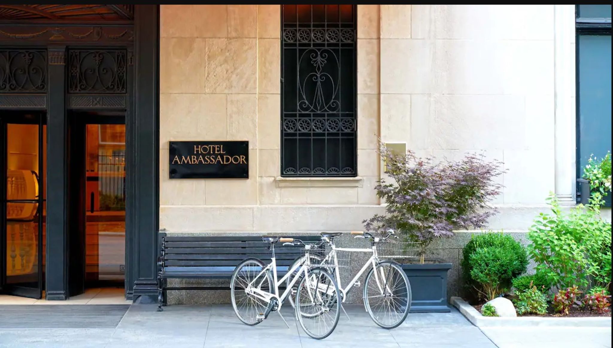 Stay in style at Ambassador Chicago