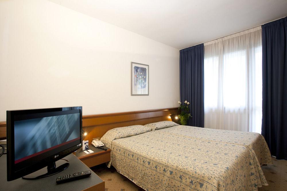 Stay in style at Hotel Du Parc Sirmione