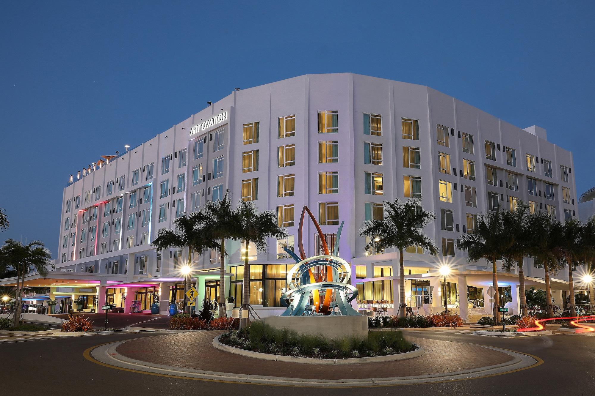 Stay in style at Art Ovation Hotel, Autograph Collection