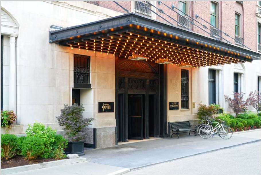 Stay in style at Ambassador Chicago