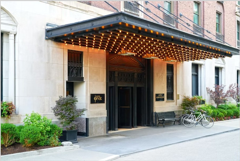 Stay in style at Ambassador Chicago