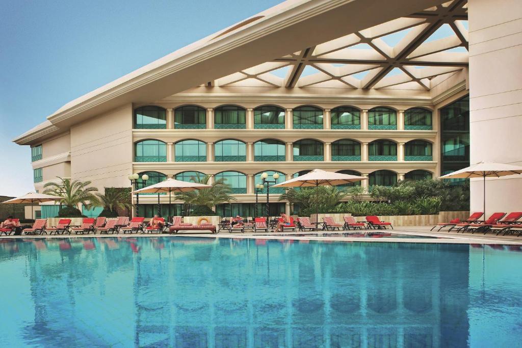Stay in style at Mövenpick Dubai Grand Al Bustan
