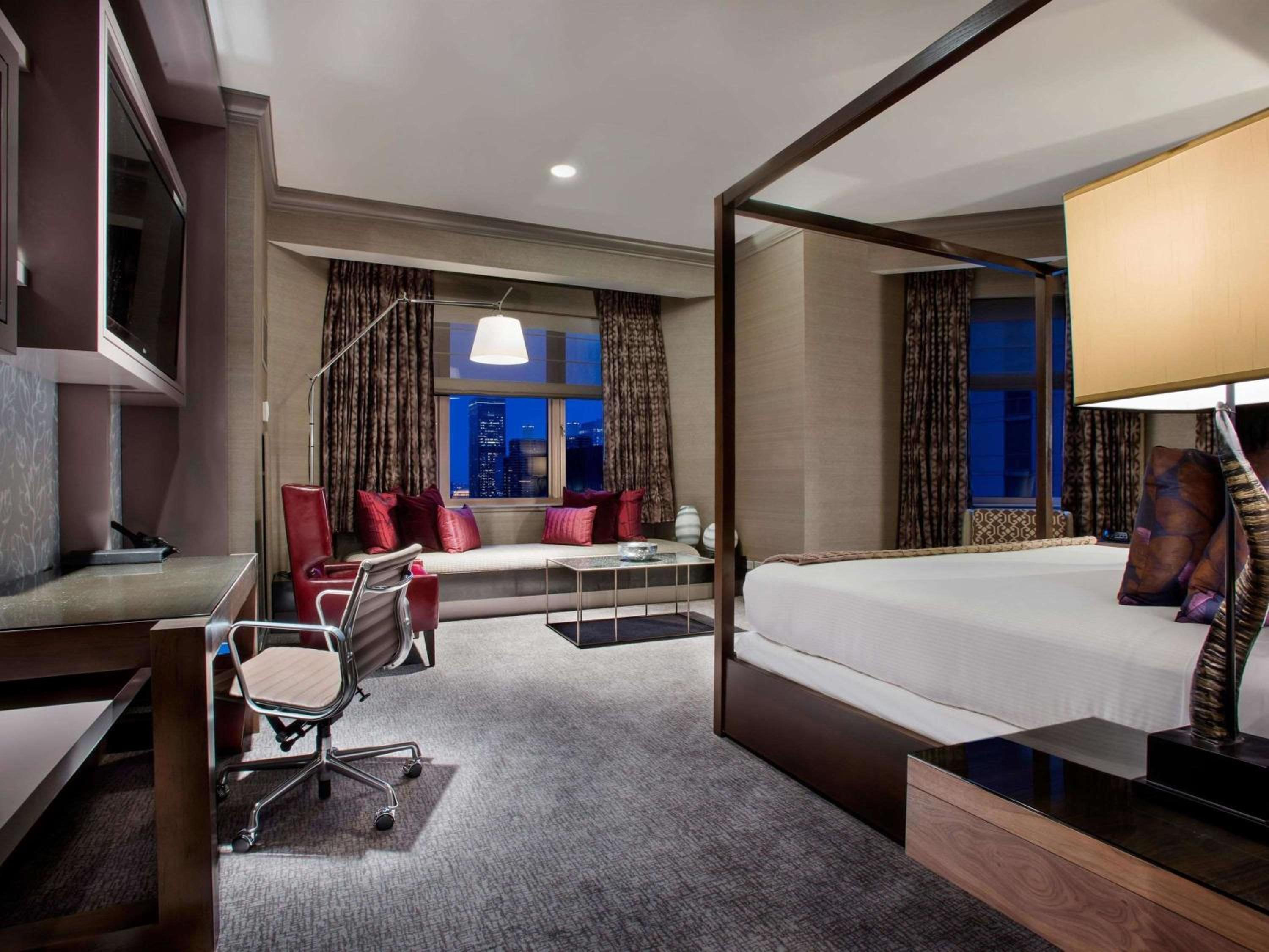 Stay in style at Fairmont Chicago - Millennium Park