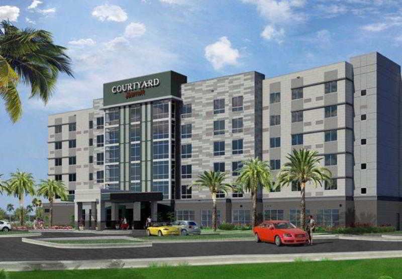 Stay in style at Courtyard Orlando South/John Young Parkway
