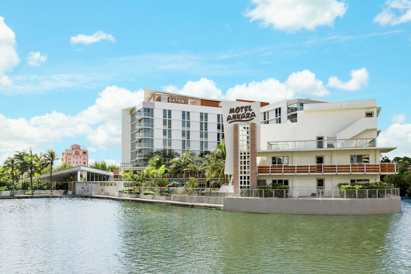 Stay in style at The Gates Hotel South Beach - A Doubletree by Hilton