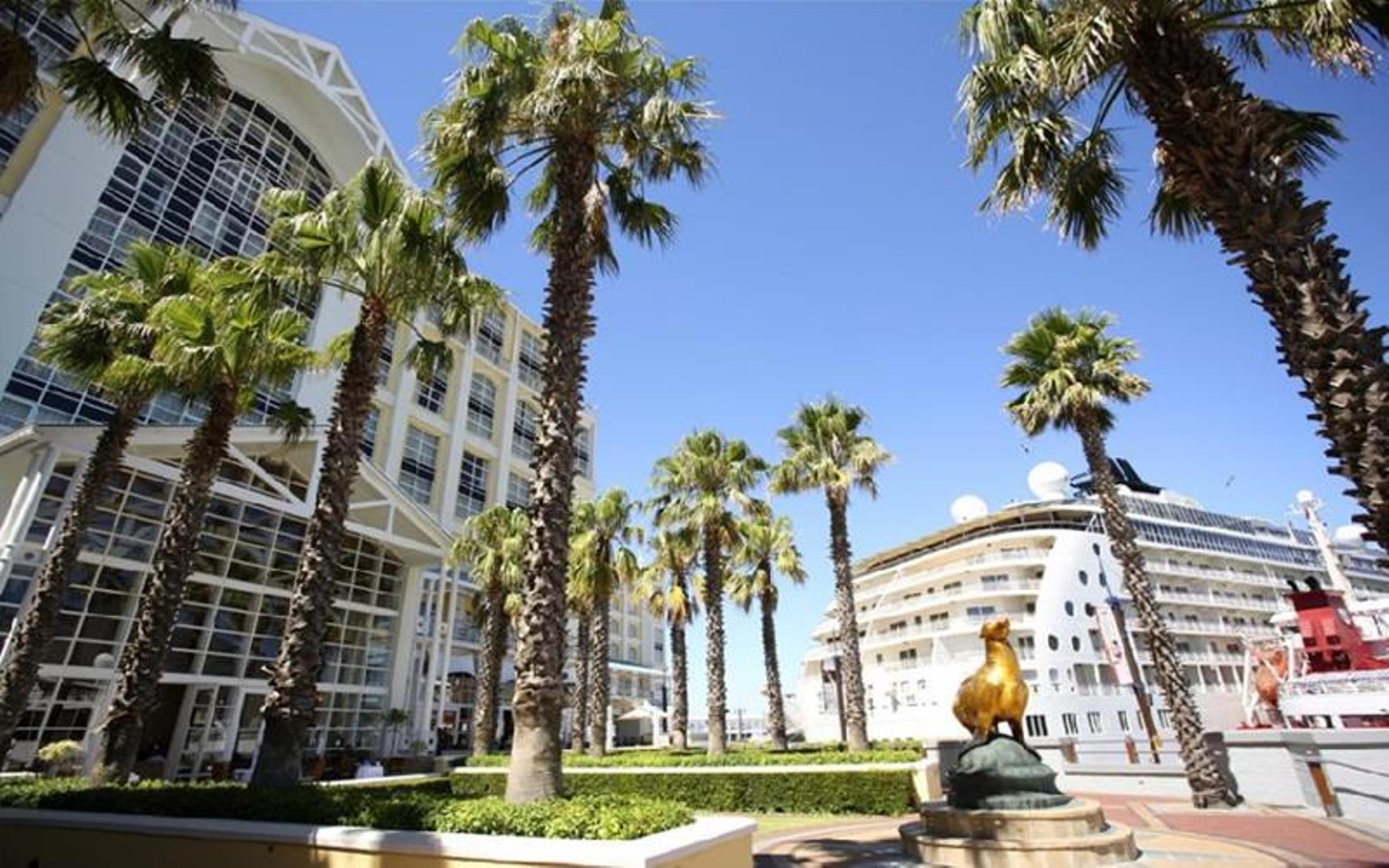 Stay in style at InterContinental Table Bay Cape Town