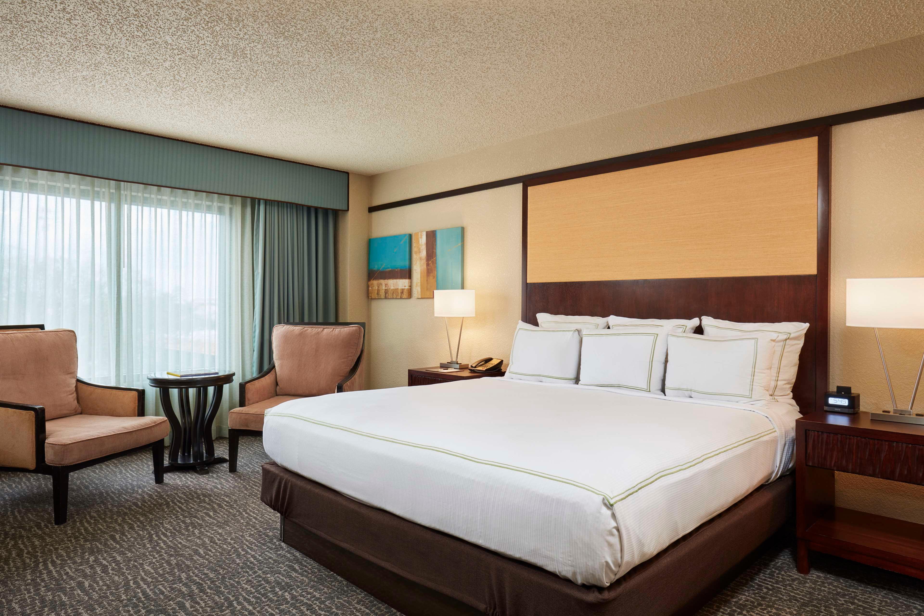 Stay in style at DoubleTree by Hilton Hotel Orlando at SeaWorld