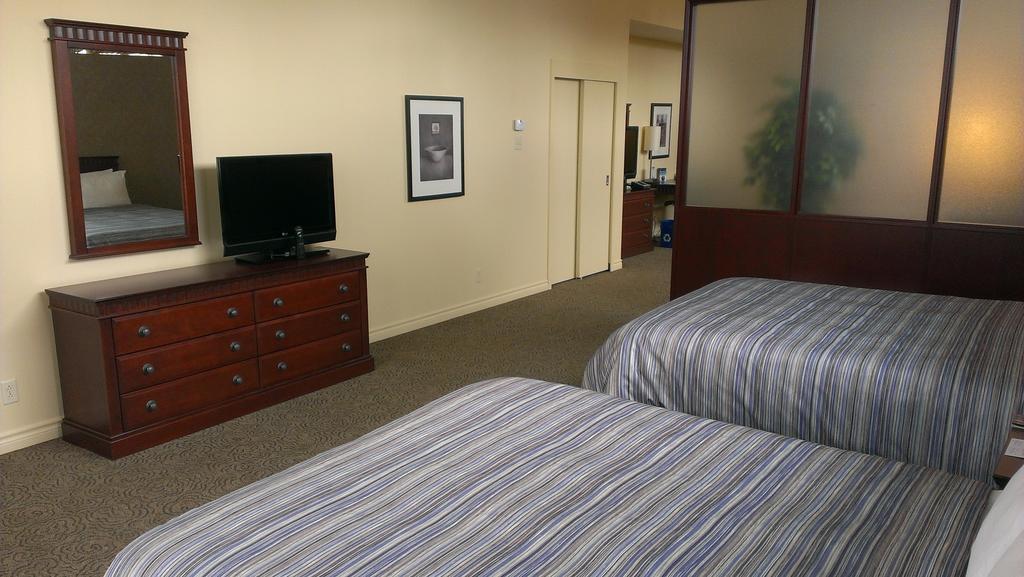 Stay in style at Le Square Phillips Hôtel & Suites