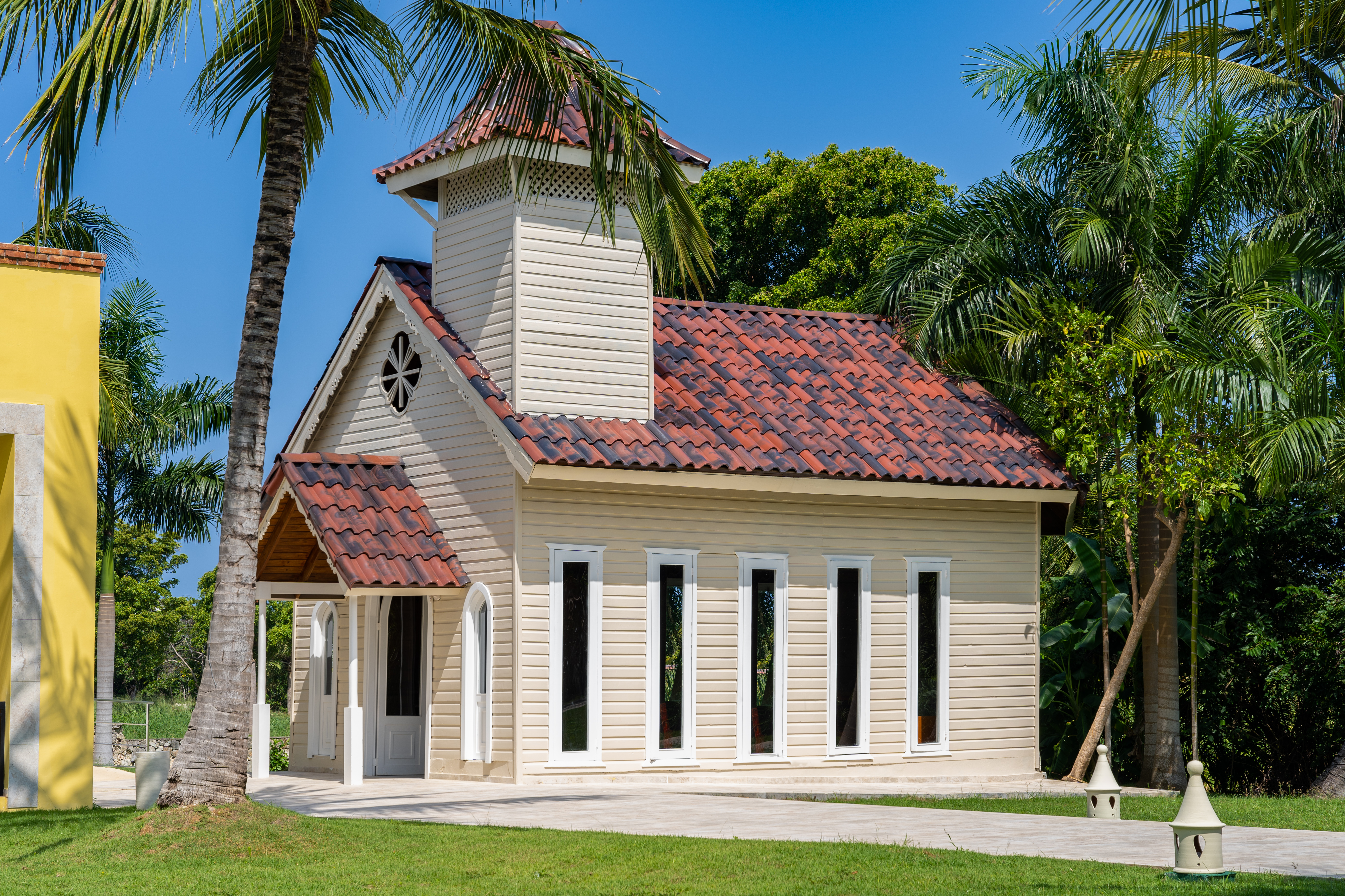 Stay in style at Tropical Deluxe Princess