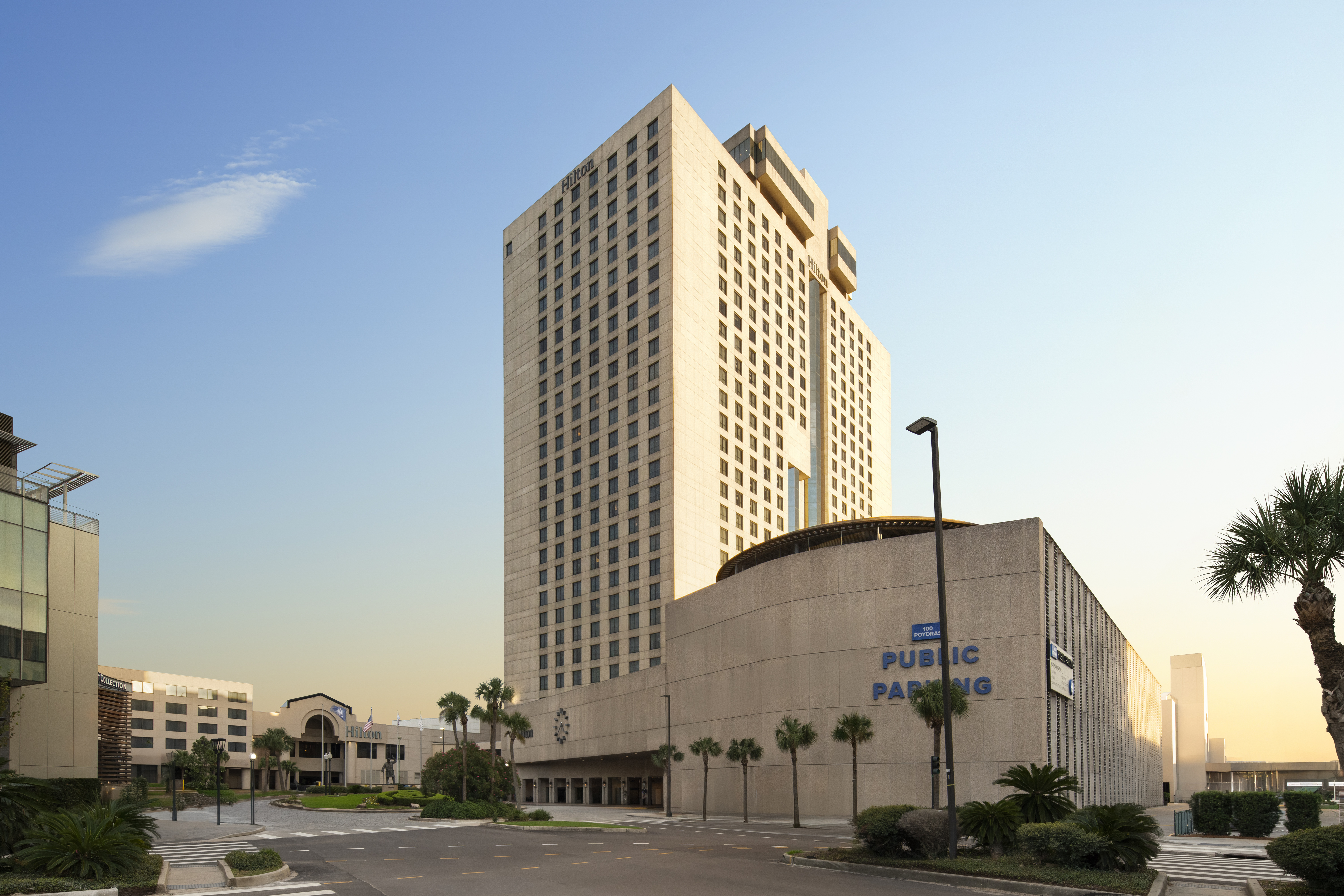 Stay in style at Hilton New Orleans Riverside