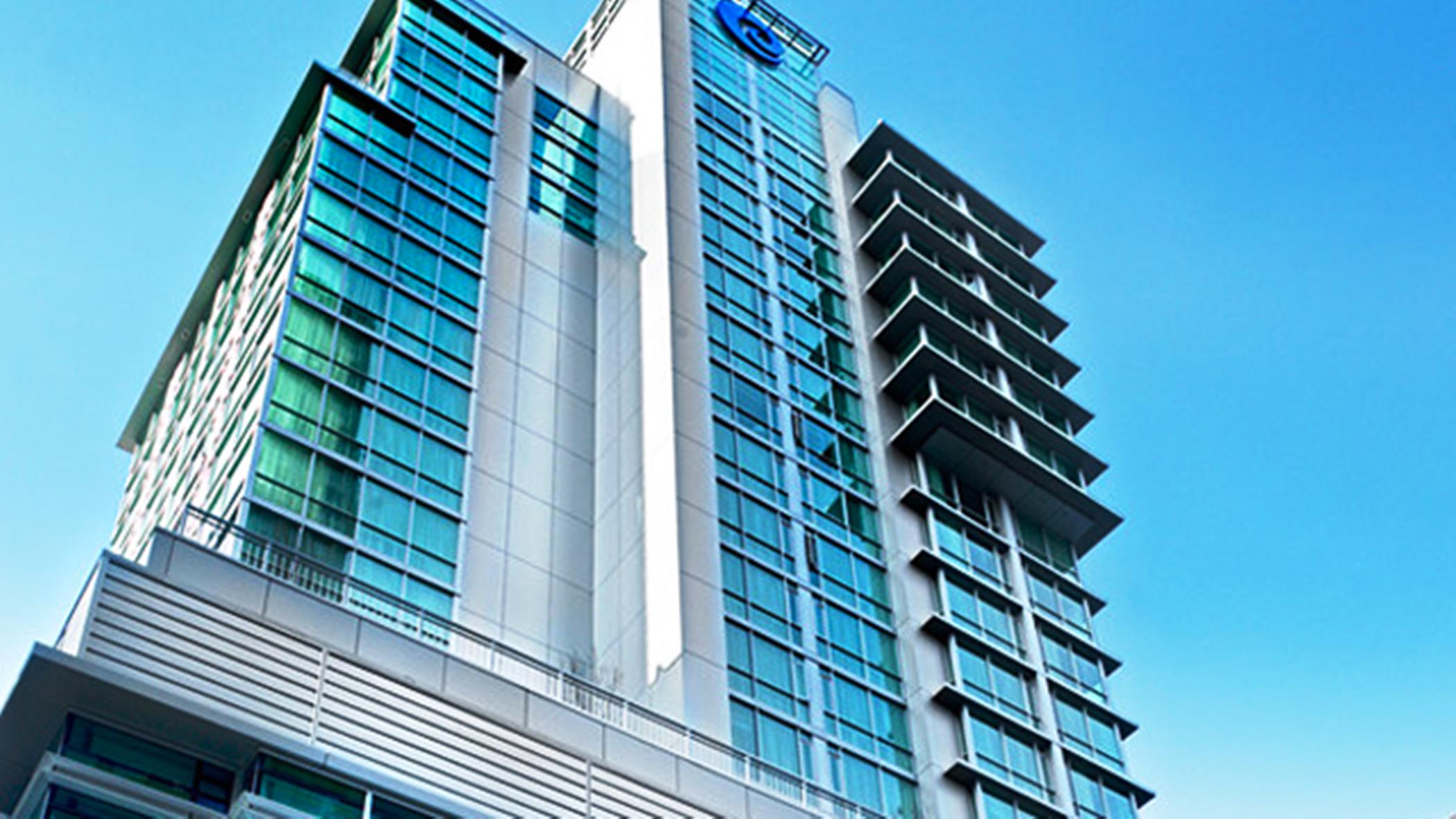 Stay in style at Coast Coal Harbour Vancouver Hotel by APA