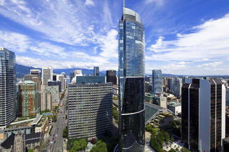 Stay in style at Sheraton Vancouver Wall Centre
