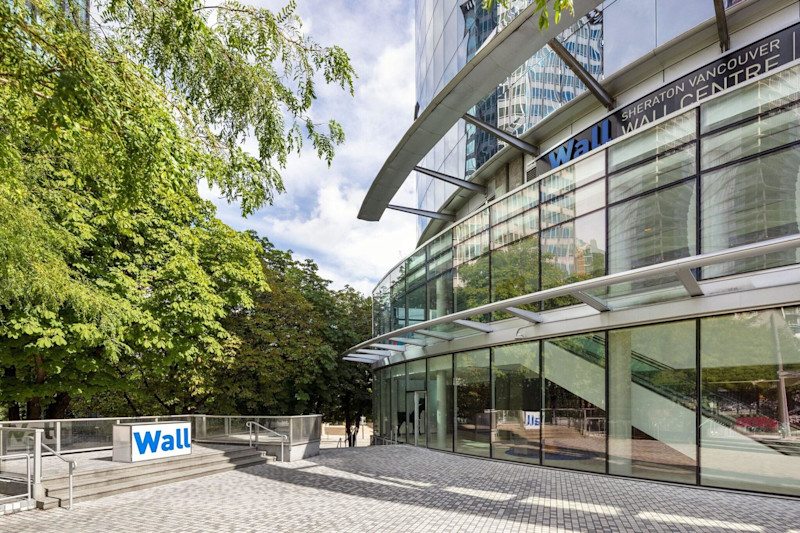 Stay in style at Sheraton Vancouver Wall Centre