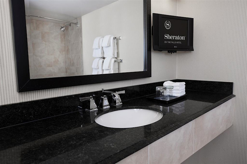 Stay in style at Sheraton Fallsview Hotel