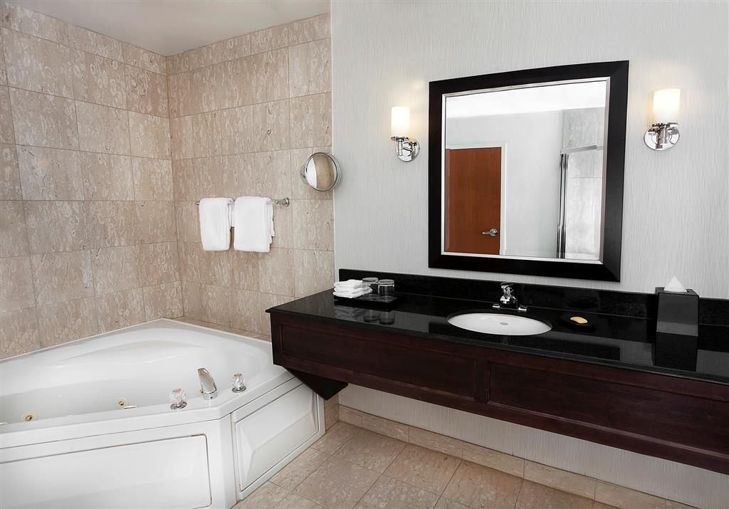 Stay in style at Sheraton Fallsview Hotel