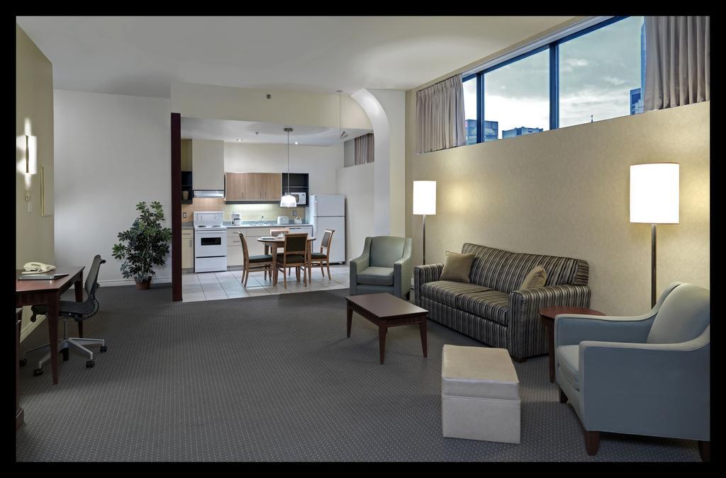 Stay in style at Le Square Phillips Hôtel & Suites