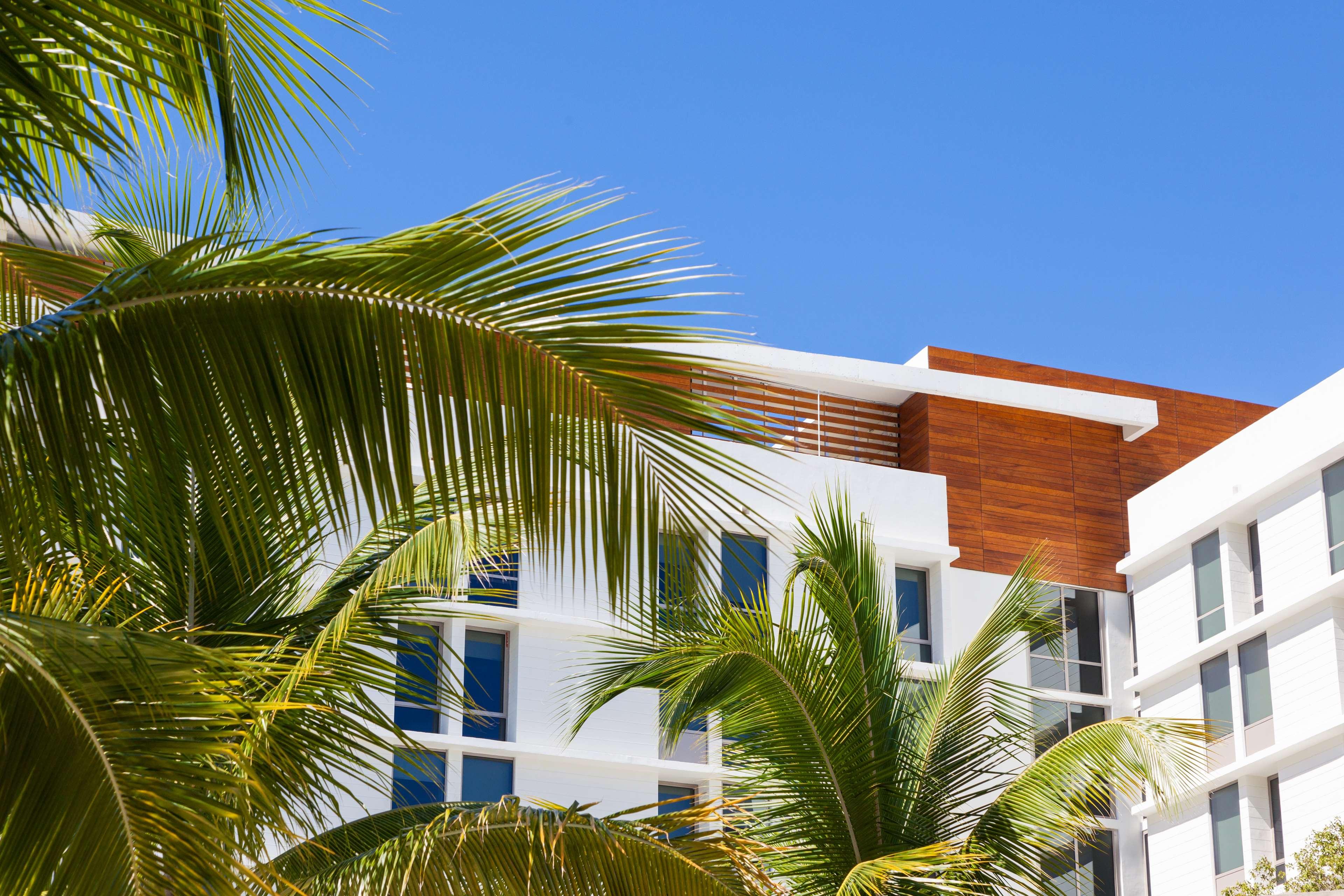 Stay in style at The Gates Hotel South Beach - A Doubletree by Hilton