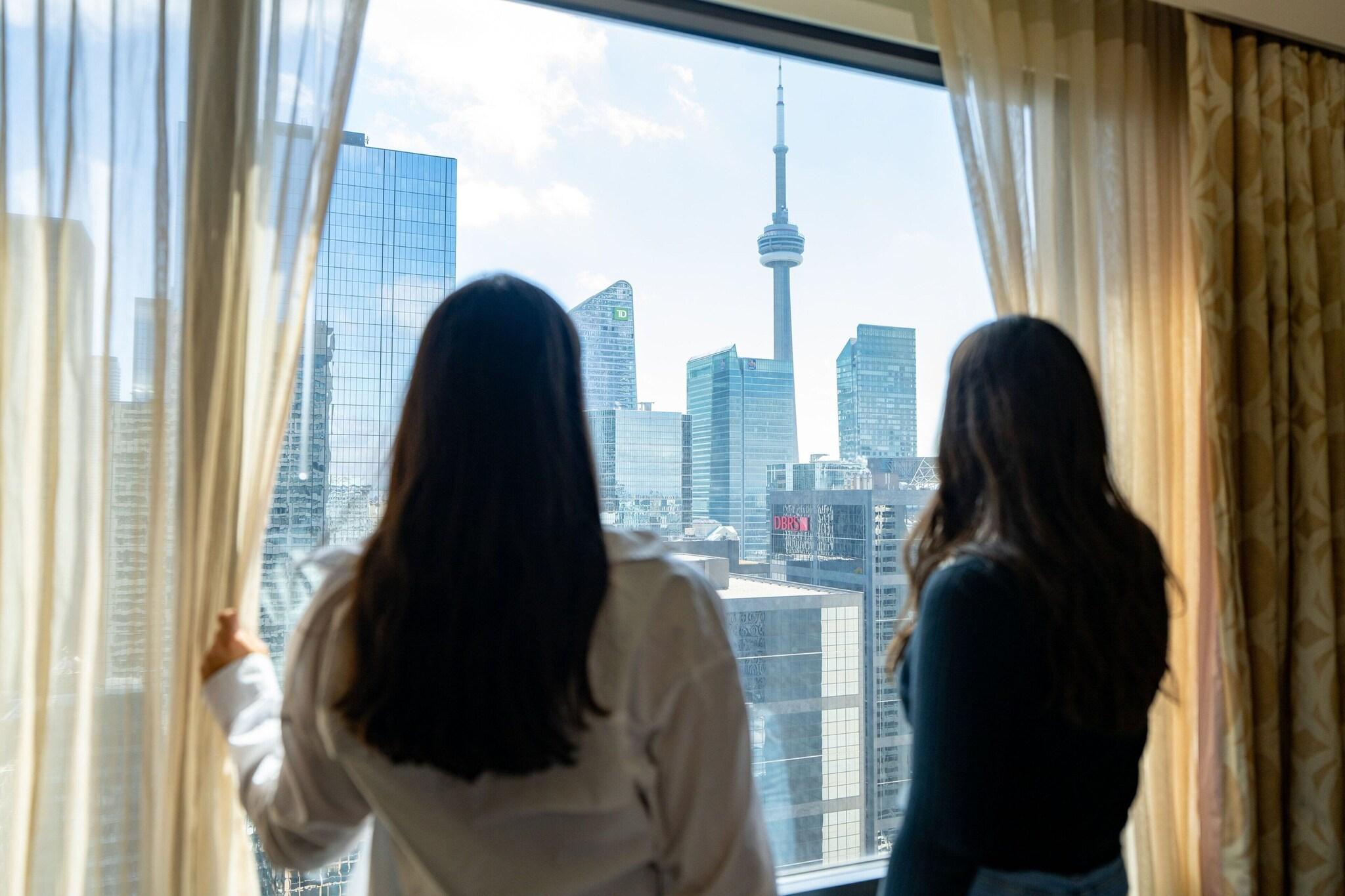 Stay in style at Sheraton Centre Toronto Hotel