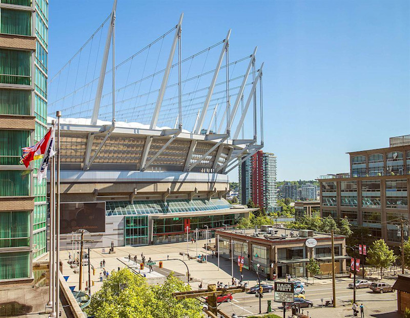 Stay in style at BLU Vancouver