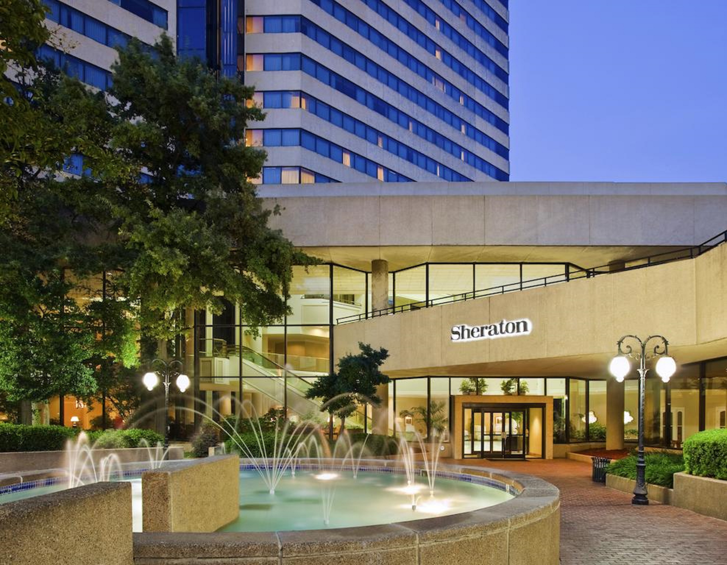 Stay in style at Sheraton Memphis Downtown Hotel