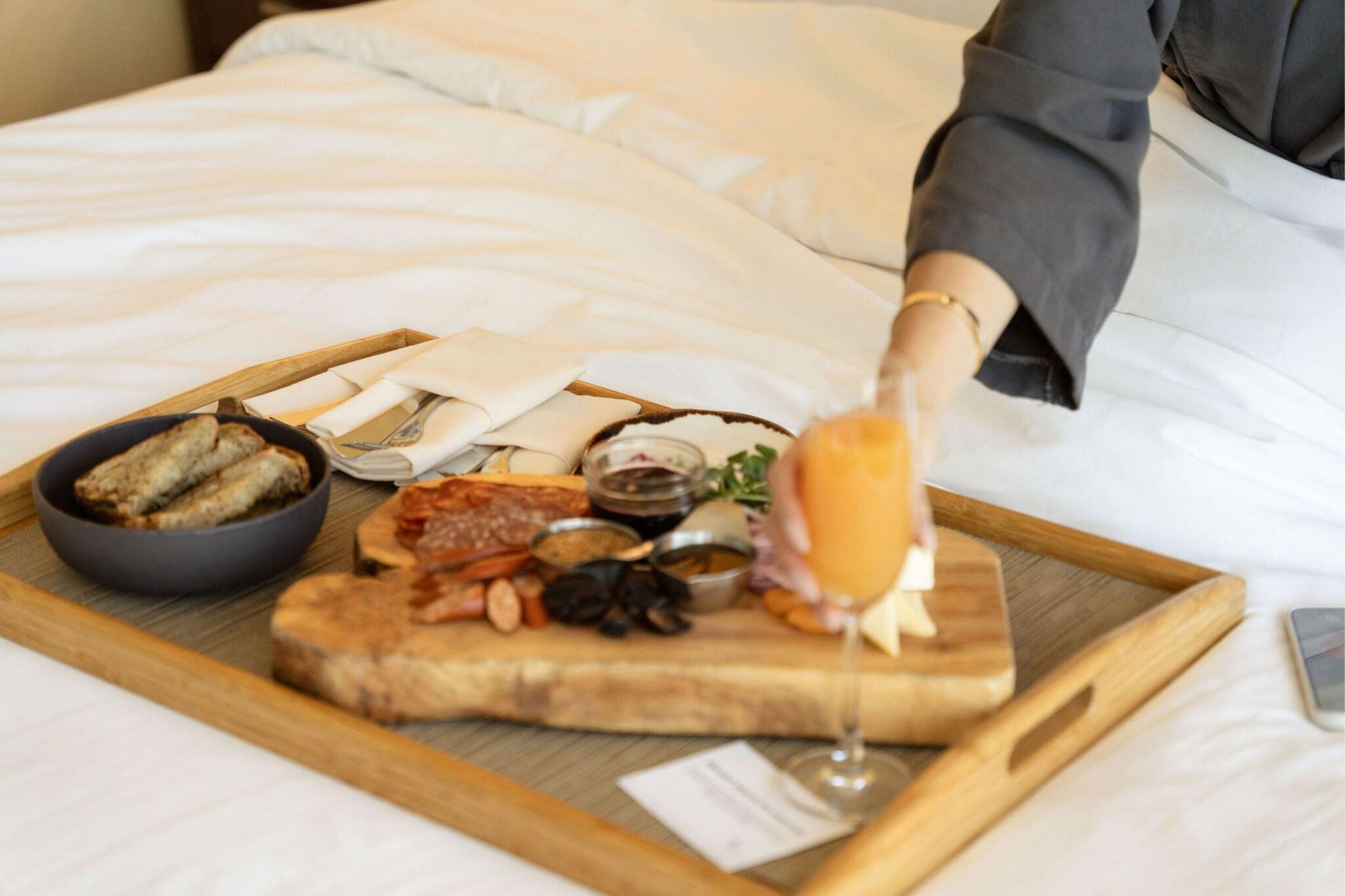 Stay in style at Marriott Pinnacle Downtown Vancouver