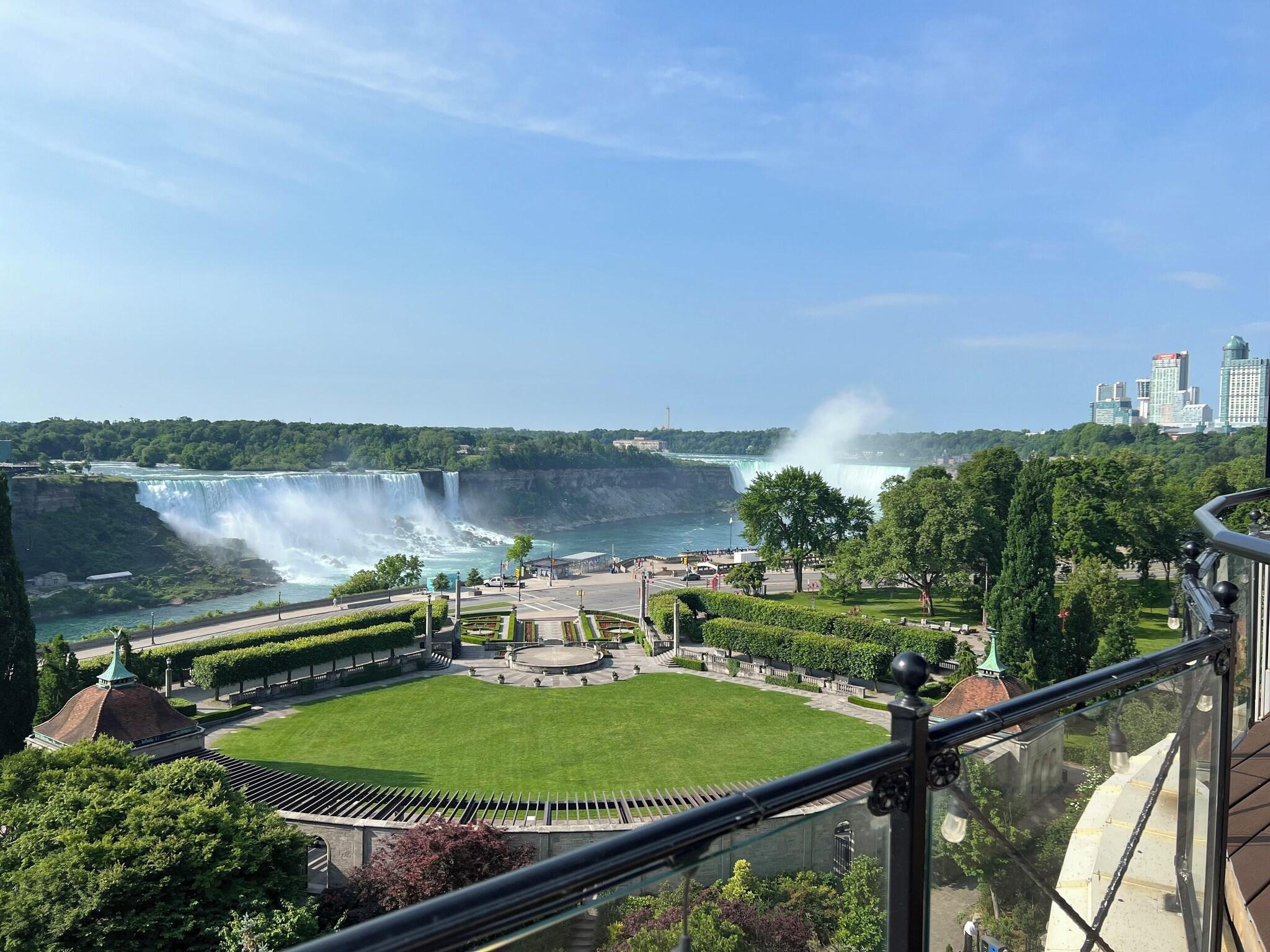 Stay in style at Sheraton Fallsview Hotel