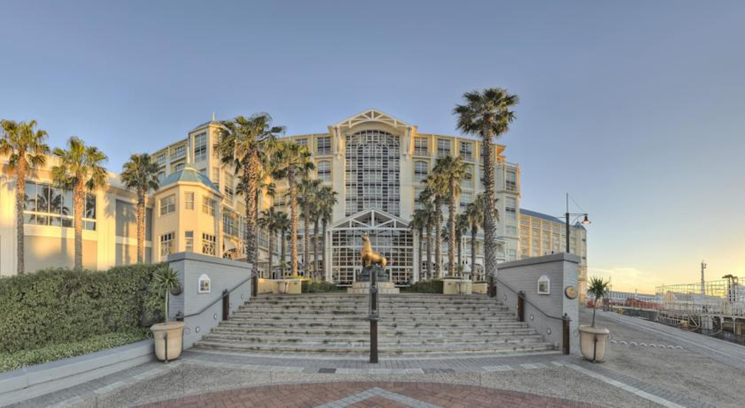 Stay in style at InterContinental Table Bay Cape Town