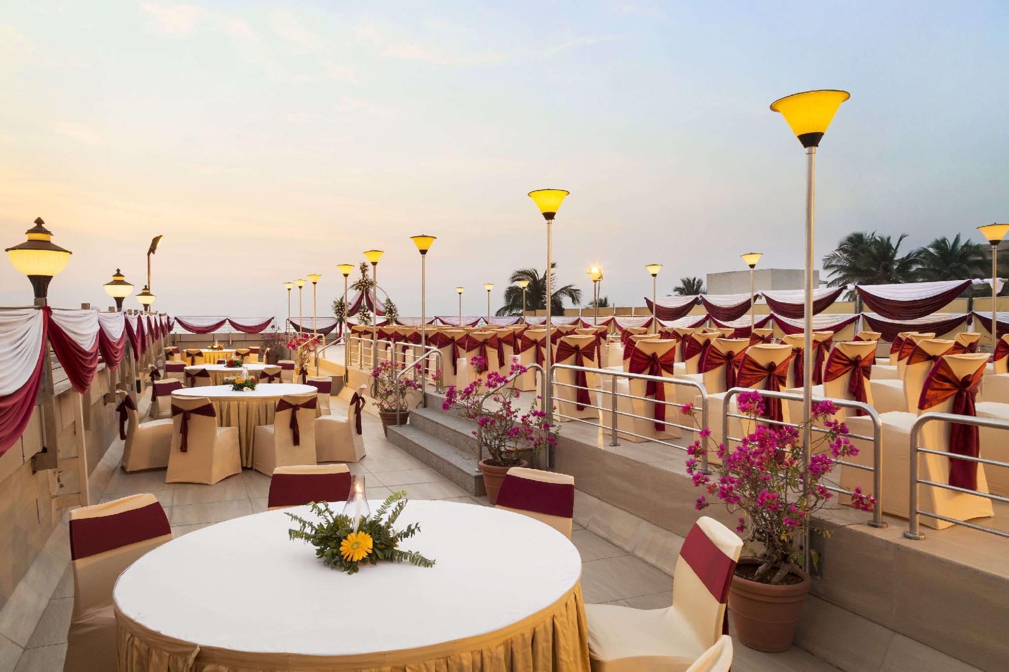 Stay in style at Ramada Plaza by Wyndham Palm Grove