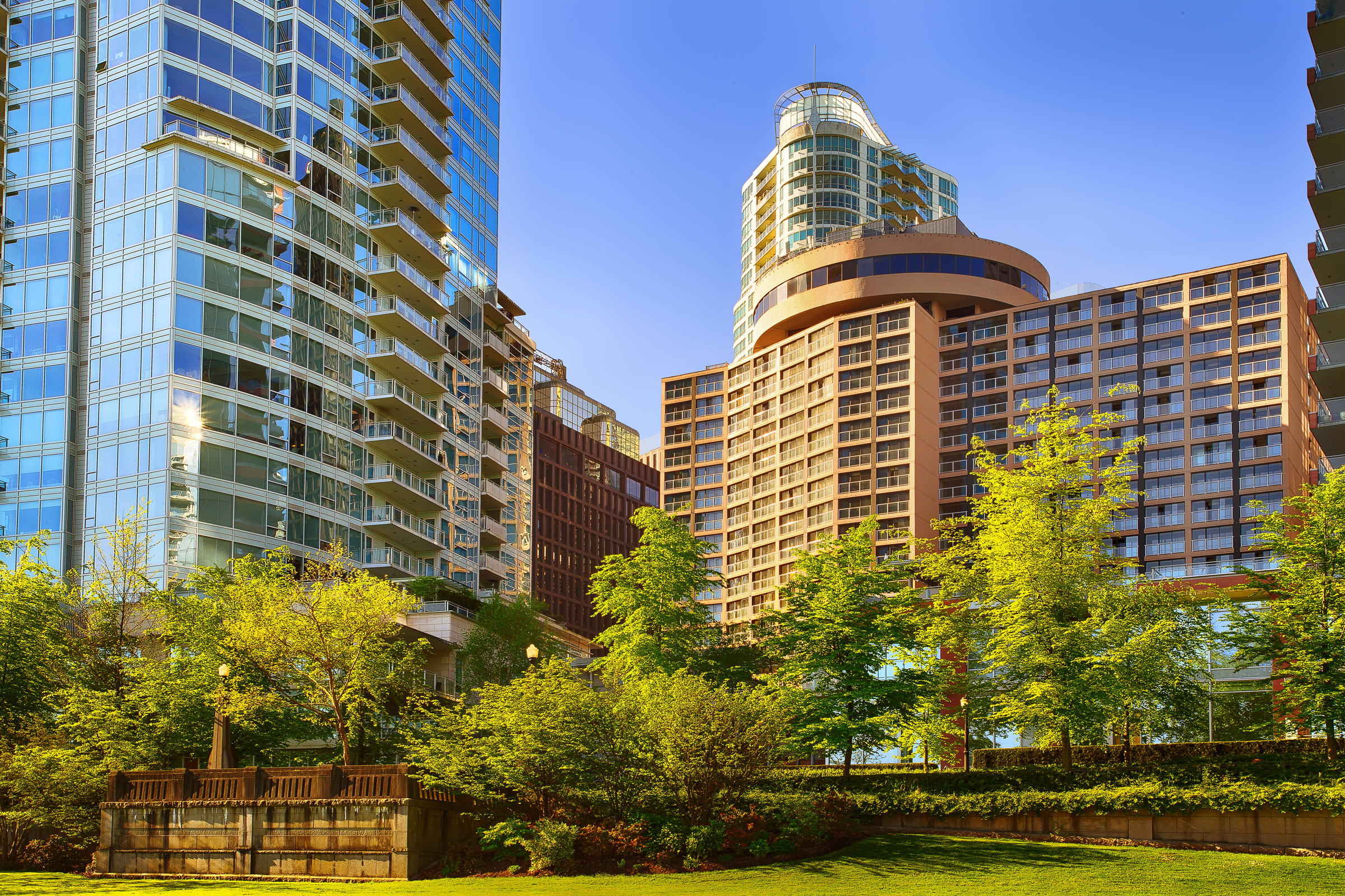 Stay in style at Pinnacle Hotel Vancouver Harbourfront