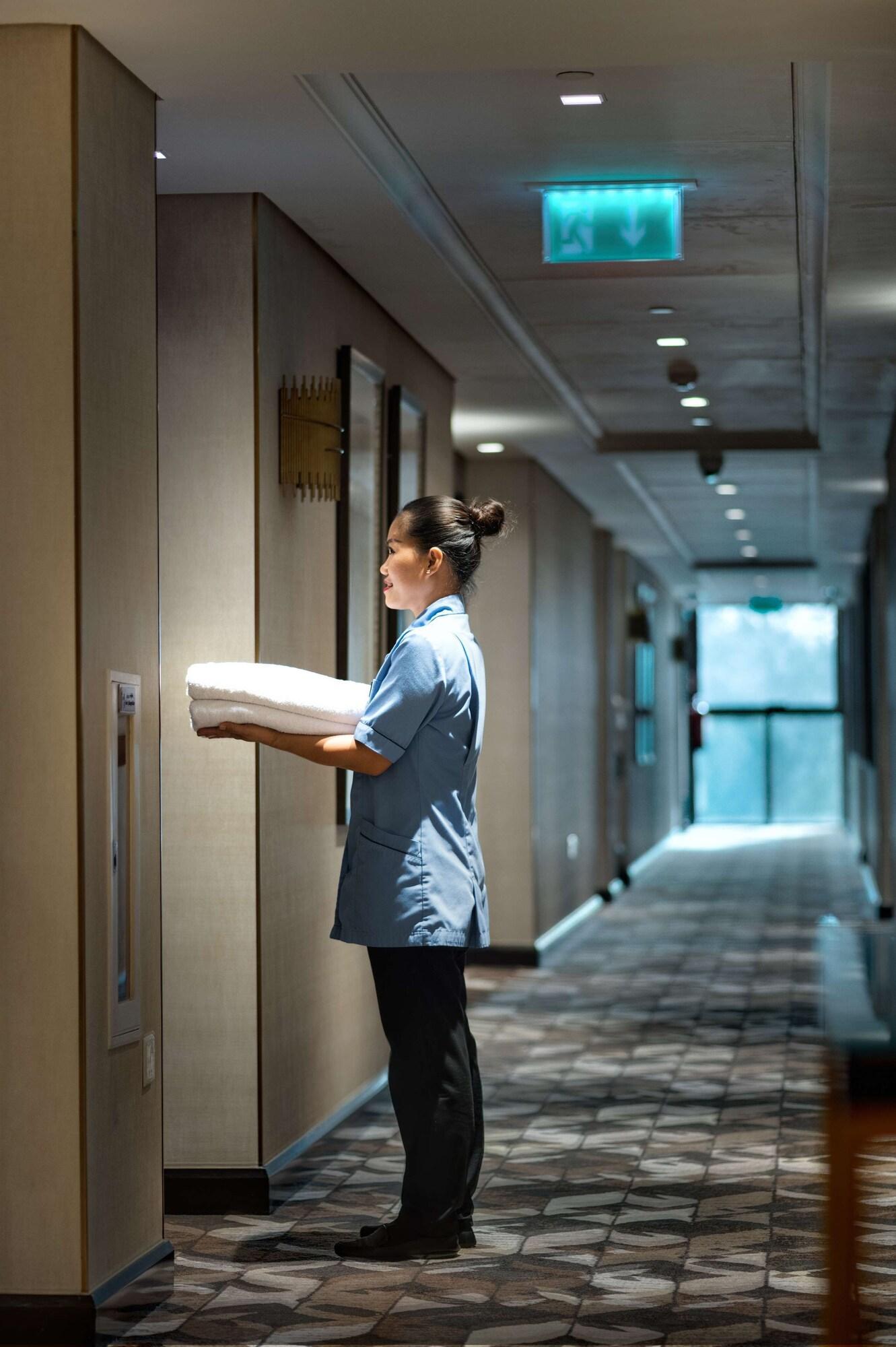 Stay in style at Radisson Blu Hotel Dubai Deira Creek