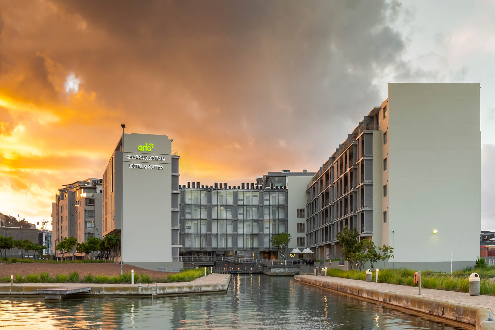 Stay in style at aha Harbour Bridge Hotel & Suites