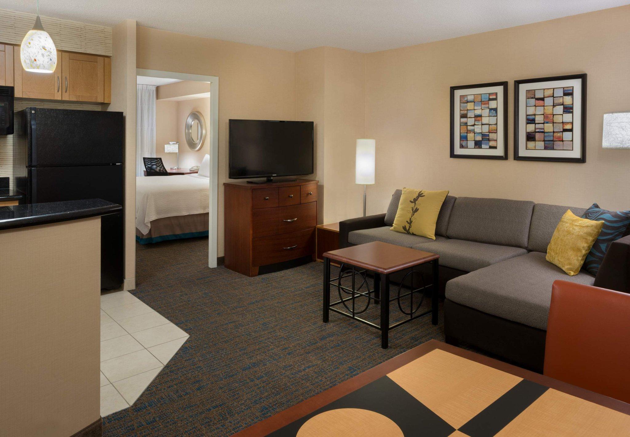 Stay in style at Residence Inn Toronto Downtown/Entertainment District