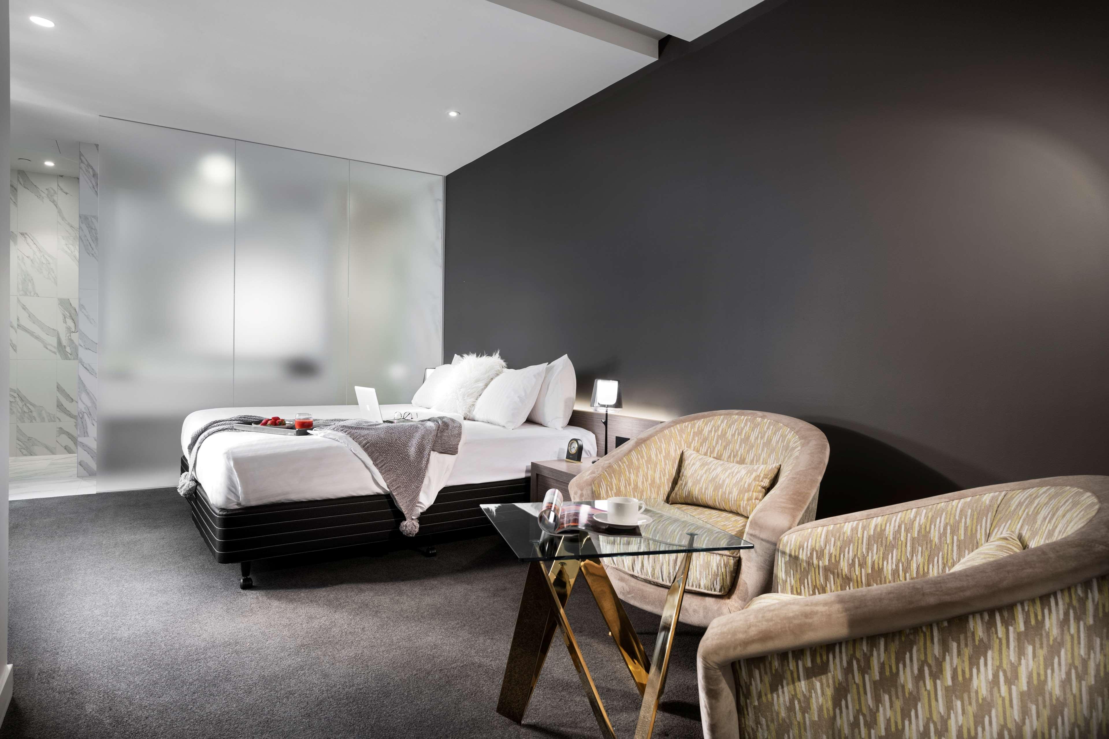 Stay in style at The Melbourne Hotel