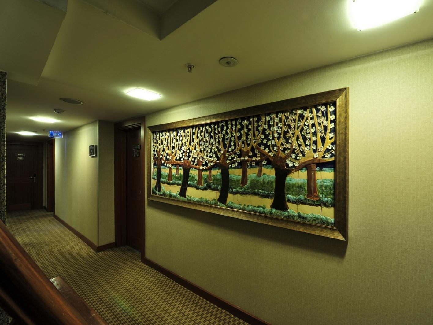 Stay in style at Golden City Hotel