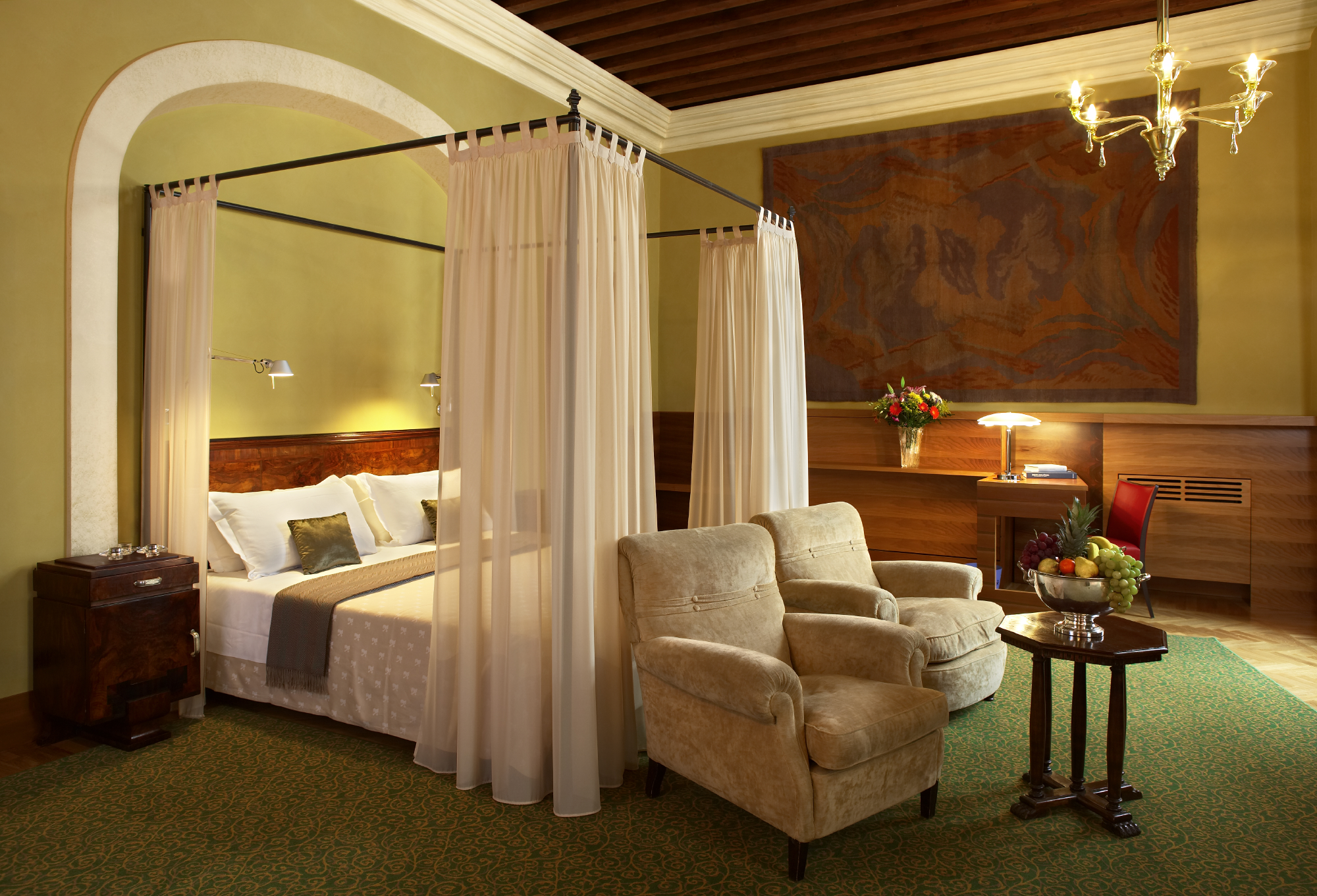 Stay in style at Hotel Saturnia & International