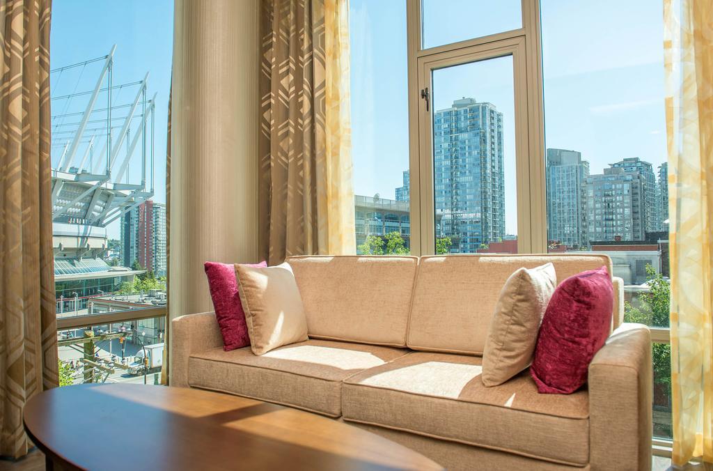 Stay in style at BLU Vancouver