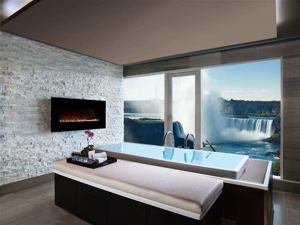 Stay in style at Sheraton Fallsview Hotel