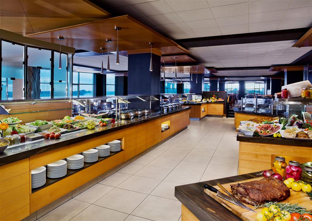 Stay in style at Sheraton Fallsview Hotel