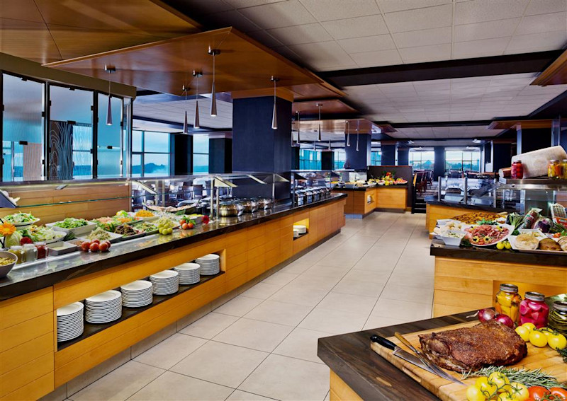 Stay in style at Sheraton Fallsview Hotel