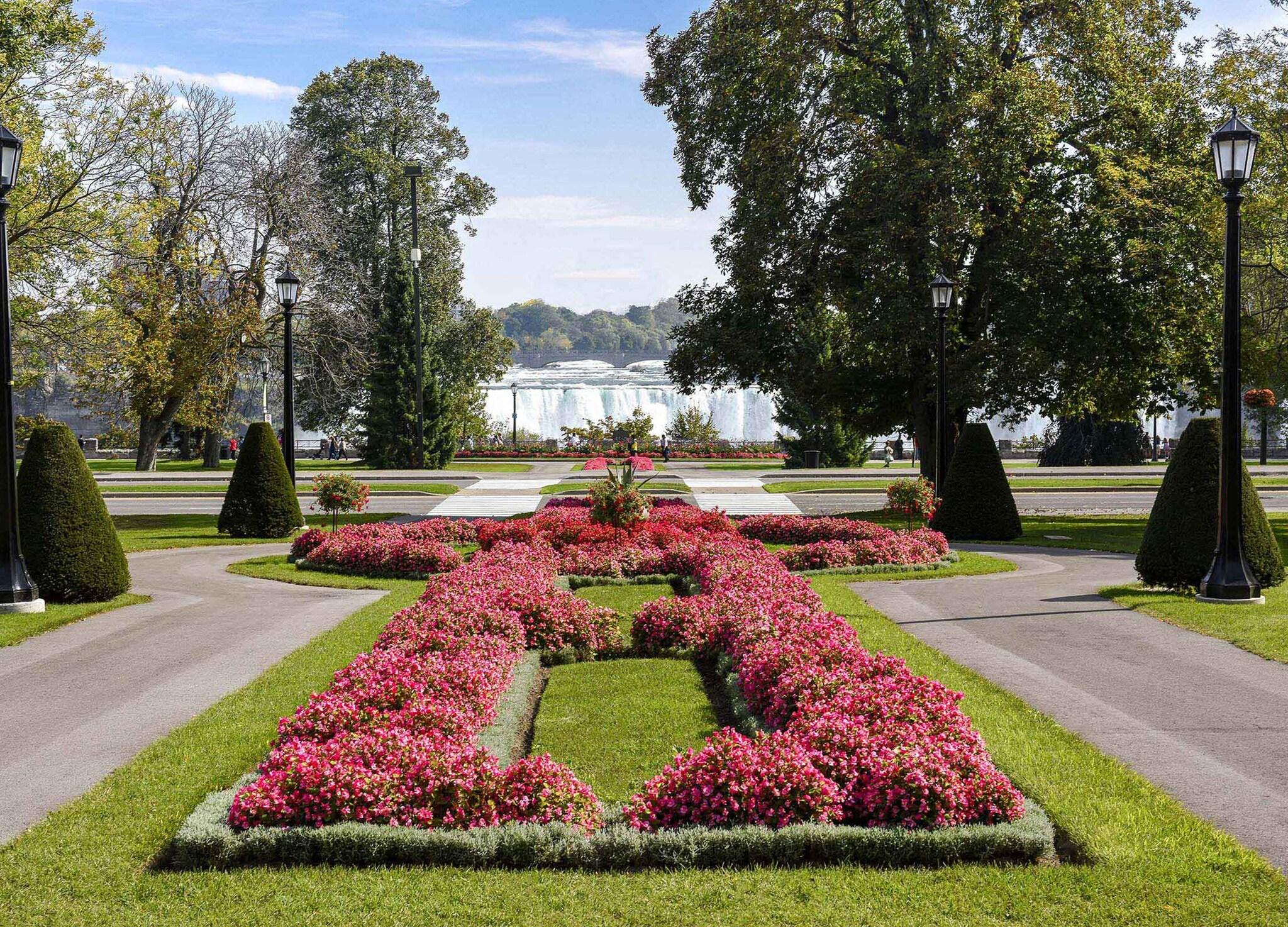 Stay in style at Sheraton Fallsview Hotel