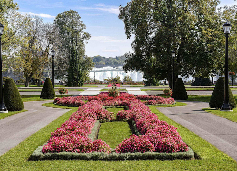 Stay in style at Sheraton Fallsview Hotel