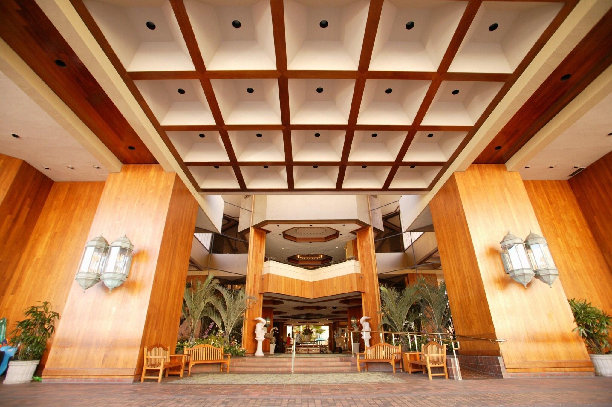 Stay in style at Hyatt Regency Waikiki Beach Resort & Spa